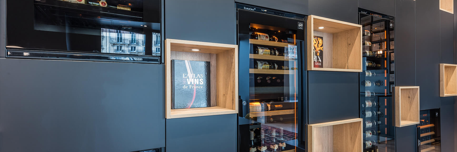 Purchase guide – How to choose the wine cabinet of your dreams? Usage, functions, size, capacity, door or design.