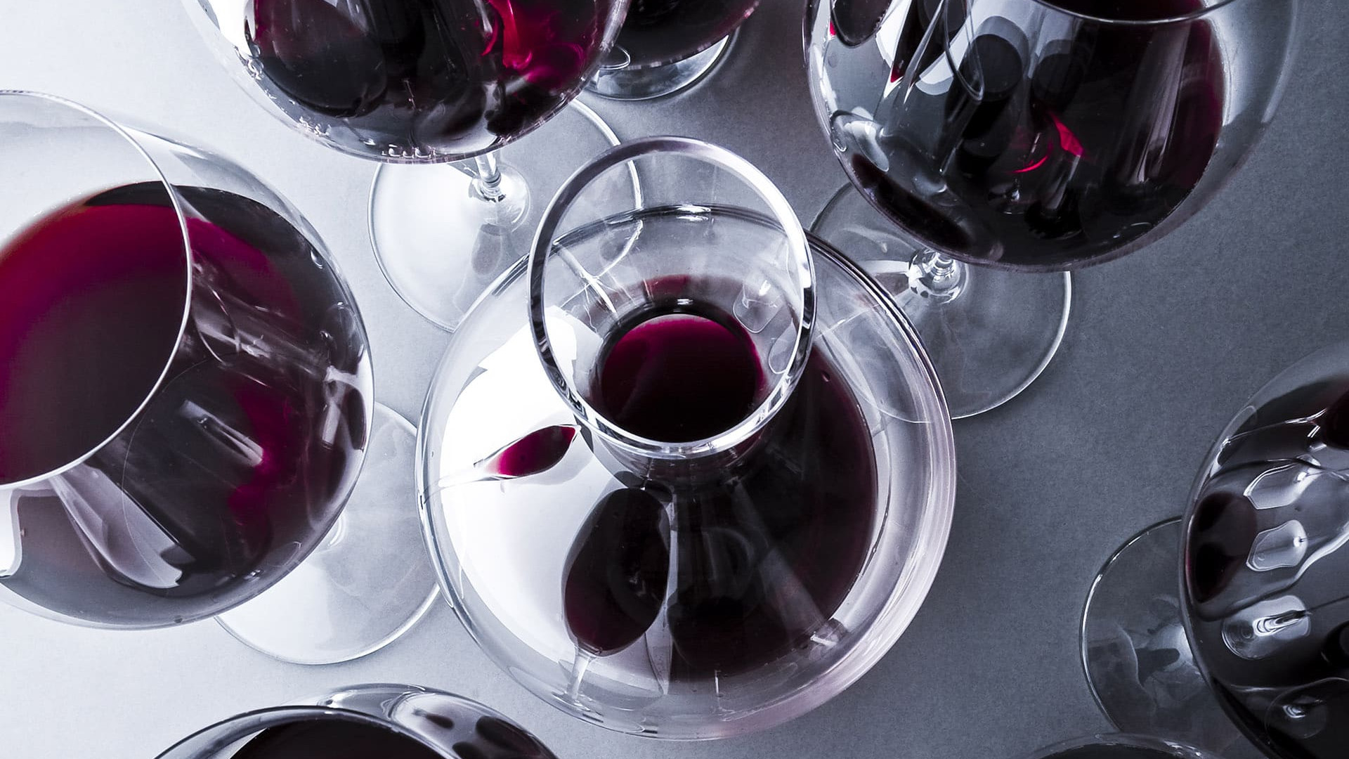 Wie lange sollte ein Wein dekantiert werden? / Getty 