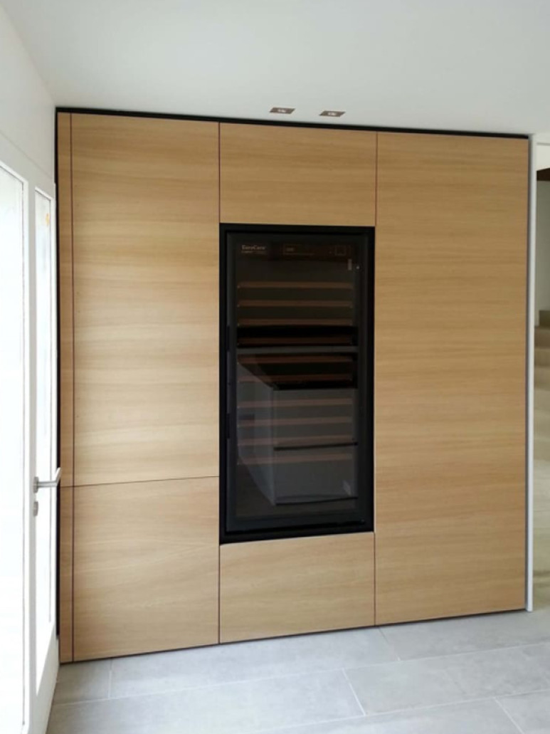 Kitchen renovation with incorporation of a EuroCave wine cabinet. - Anthony Gelin - Interior designer Kitchen renovation with incorporation of a EuroCave wine cabinet. - Anthony Gelin - Interior designer