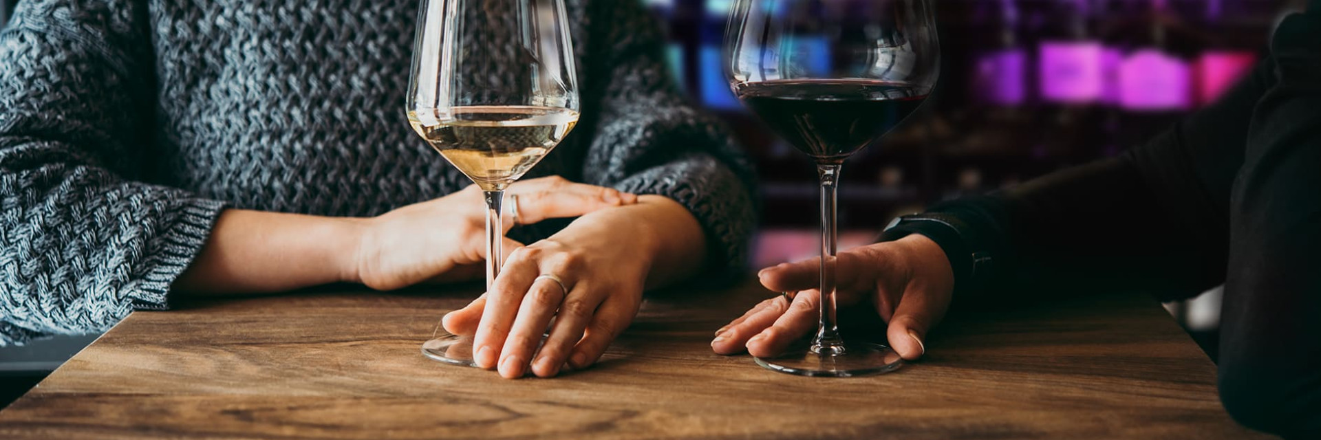 Distributeur de vin au verre professionnel - Service des vins rouges, blancs, rosés à température et préservation des arômes des bouteilles ouvertes.