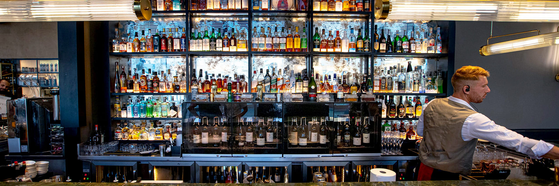 Wine Bar collection - Preservation of opened bottles, service by the bottle of wine at service temperature, customer satisfaction Wine Bar collection - Preservation of opened bottles, service by the bottle of wine at service temperature, customer satisfaction