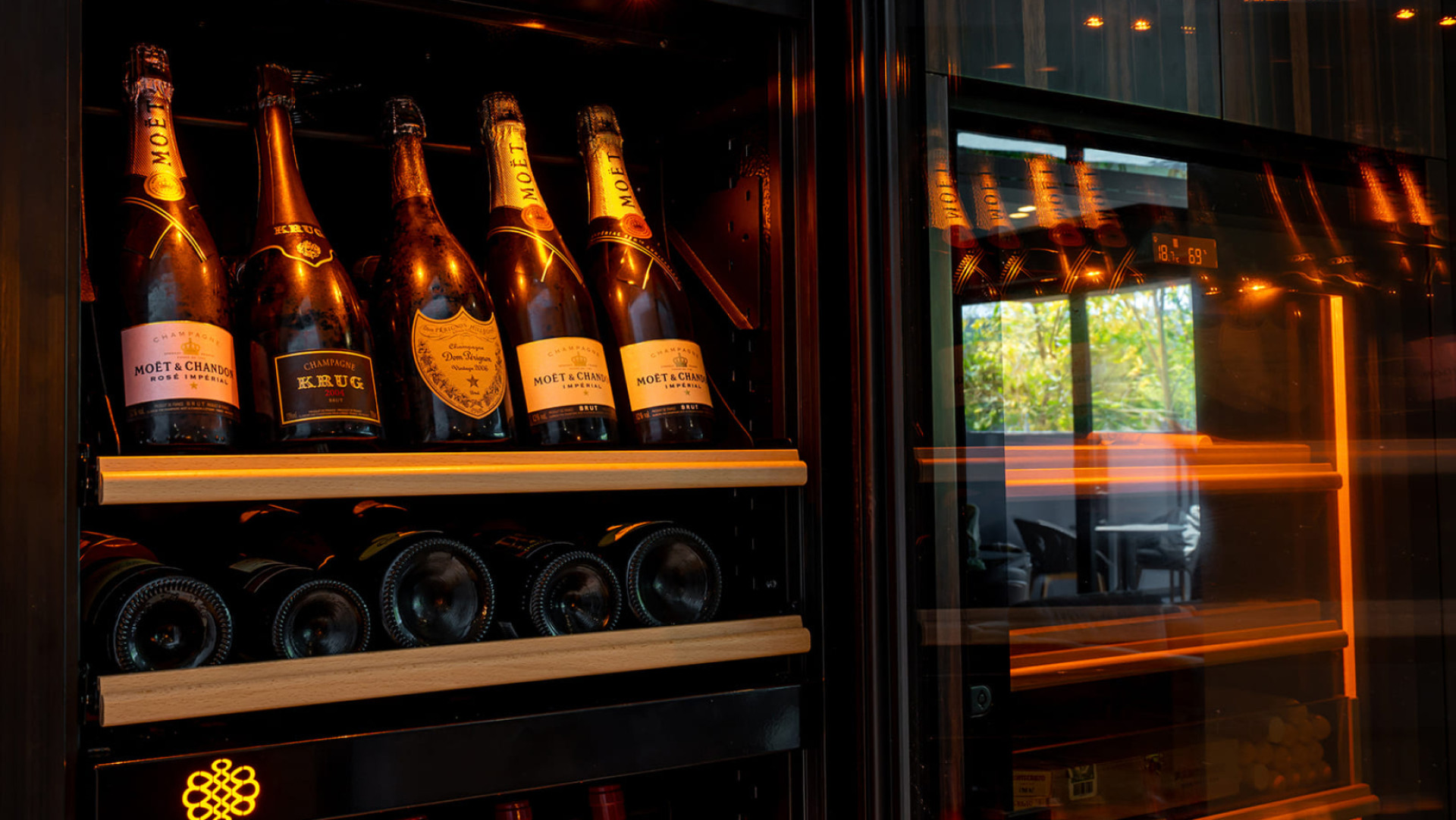 EuroCave wine cabinets, designer and elegant wine fridges with neat details and a wide choice of doors, storage and finishes. EuroCave wine cabinets, designer and elegant wine fridges with neat details and a wide choice of doors, storage and finishes.