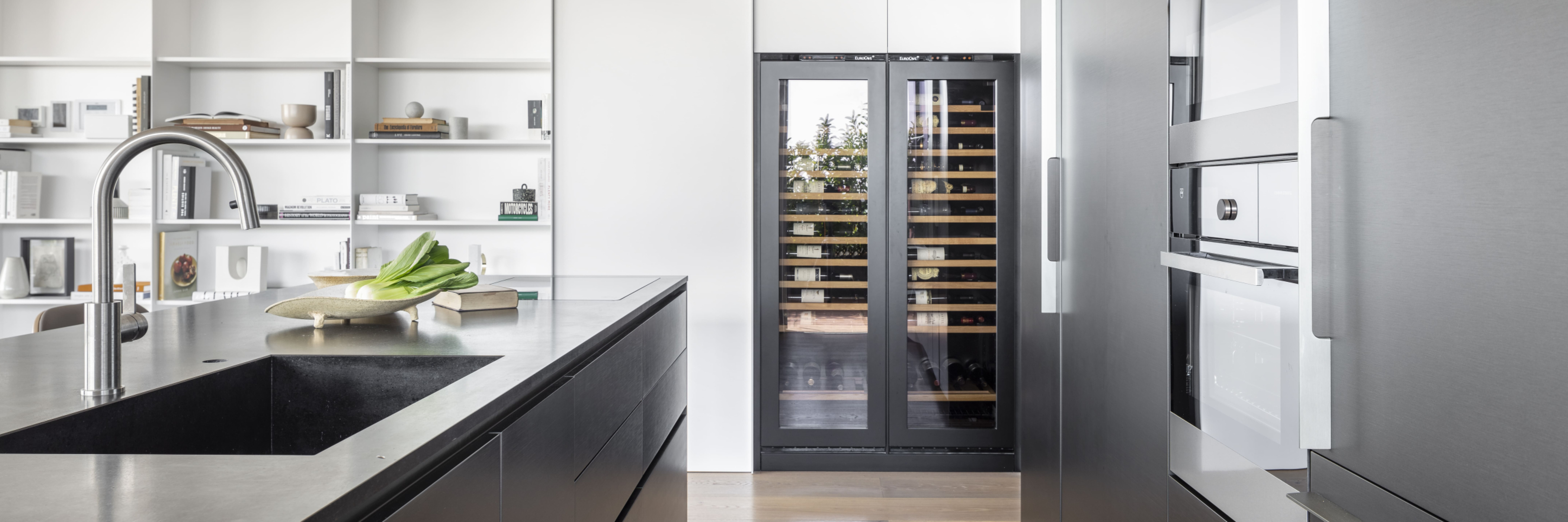 Double wine cooler integrated in fitted kitchen wall unit - technical glass door with adaptation of unit fronts.