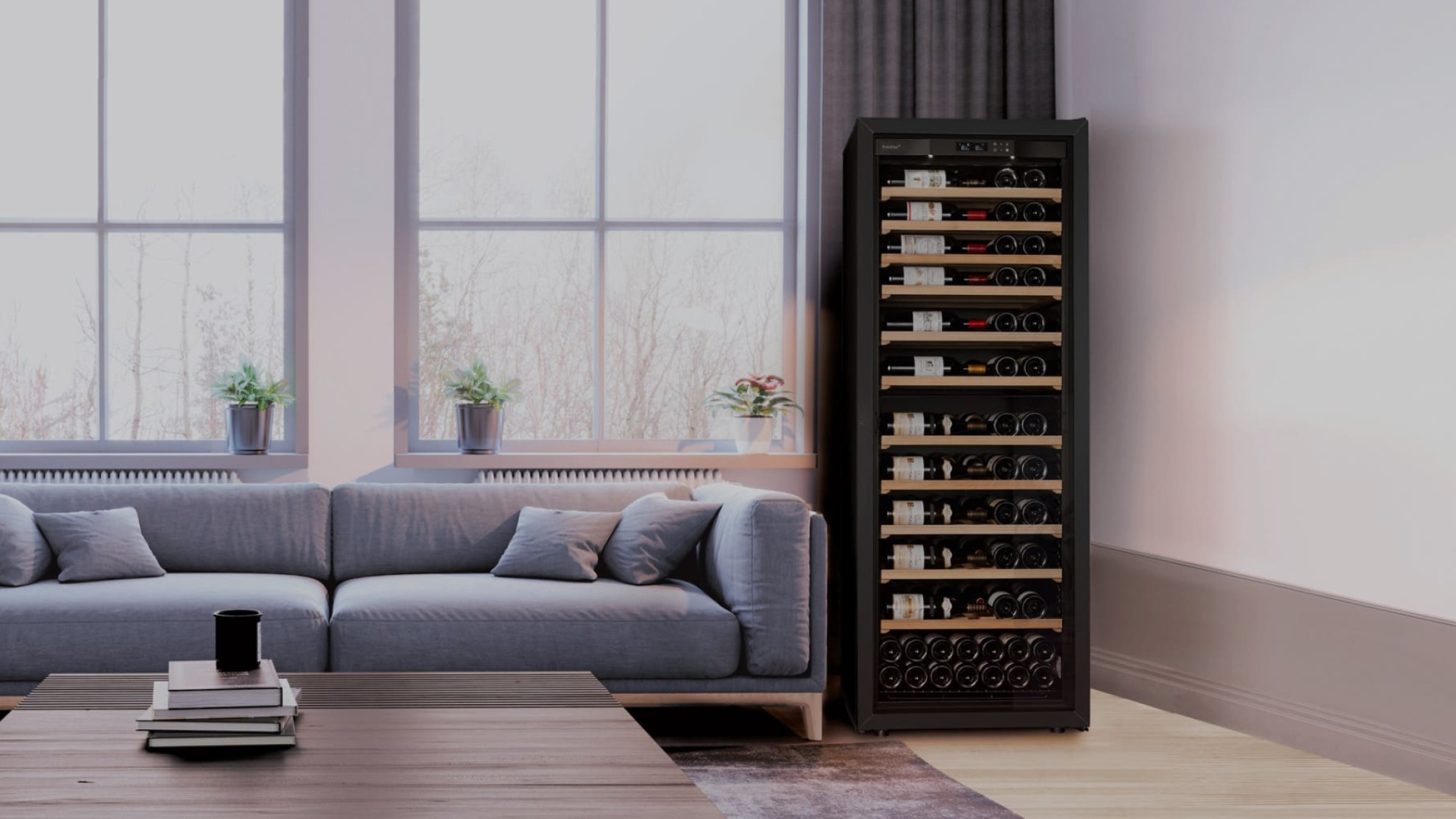 Großer Weinklimashrank mit verschiebbaren Regalen, bei denen die Flasche so positioniert ist, dass das Etikett sichtbar ist. - La Première EuroCave Großer Weinklimashrank mit verschiebbaren Regalen, bei denen die Flasche so positioniert ist, dass das Etikett sichtbar ist. - La Première EuroCave