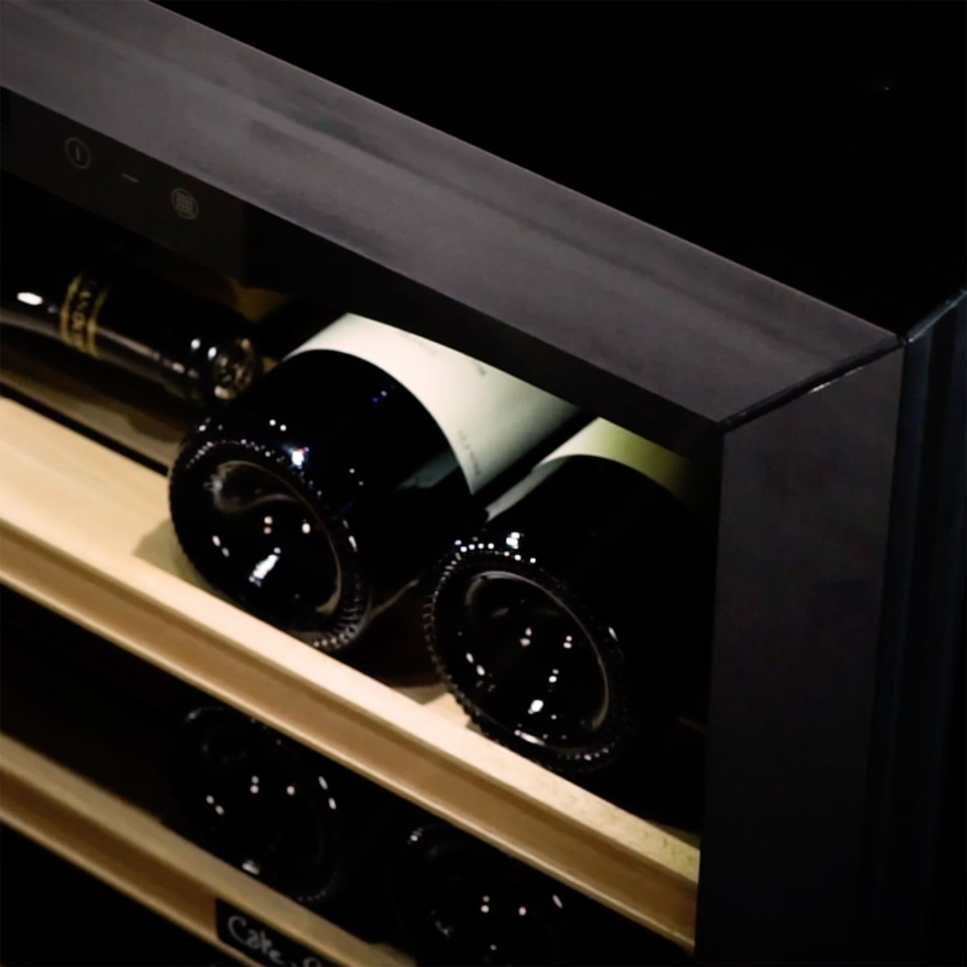 Wine coolers with white lighting to clearly see your bottles - La Première EuroCave