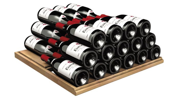 Festes Lagerregal zum Stapeln einer großen Anzahl von Flaschen und zur Vergrößerung der Weinlagerkapazität.