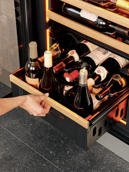 Serving drawer for storing wines upright. Convenient for keeping opened bottles and keeping them for a few days. Serving drawer for storing wines upright. Convenient for keeping opened bottles and keeping them for a few days.