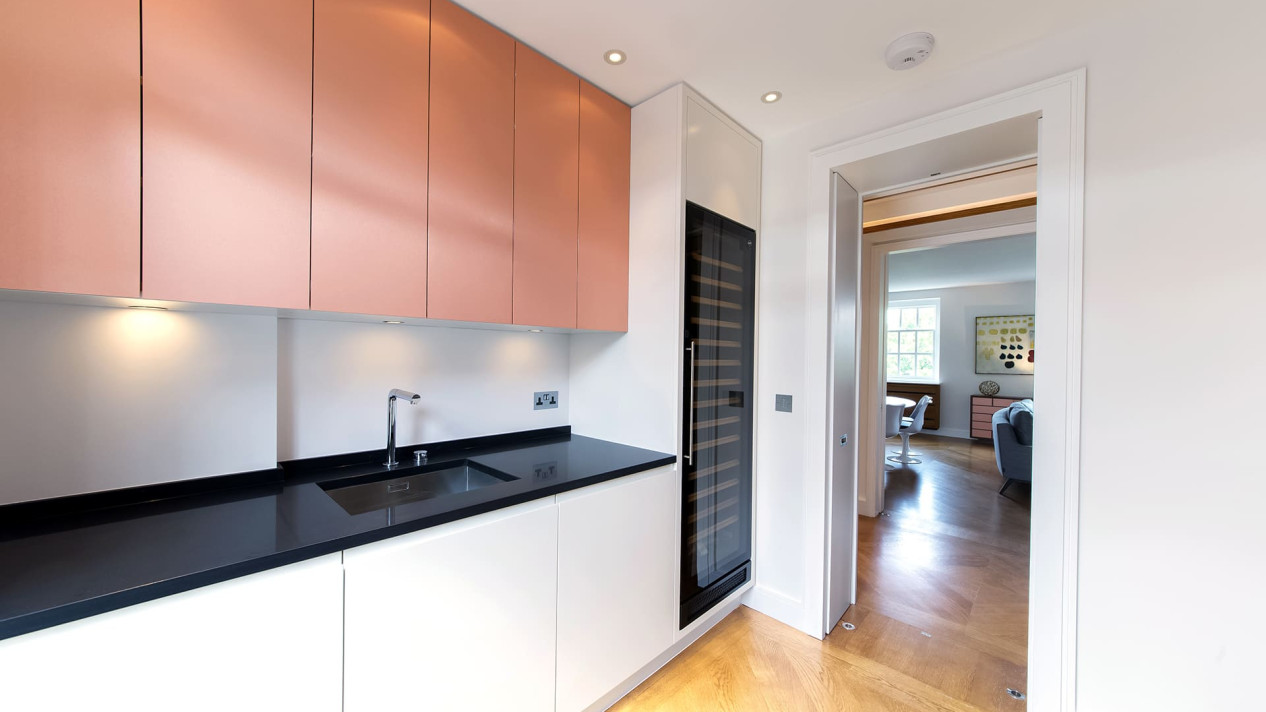 Magnificent examples of installations of our wine coolers in the most beautiful interior decorations of houses, apartments, restaurants, hotels... lots of ideas for storing your bottles. Magnificent examples of installations of our wine coolers in the most beautiful interior decorations of houses, apartments, restaurants, hotels... lots of ideas for storing your bottles.