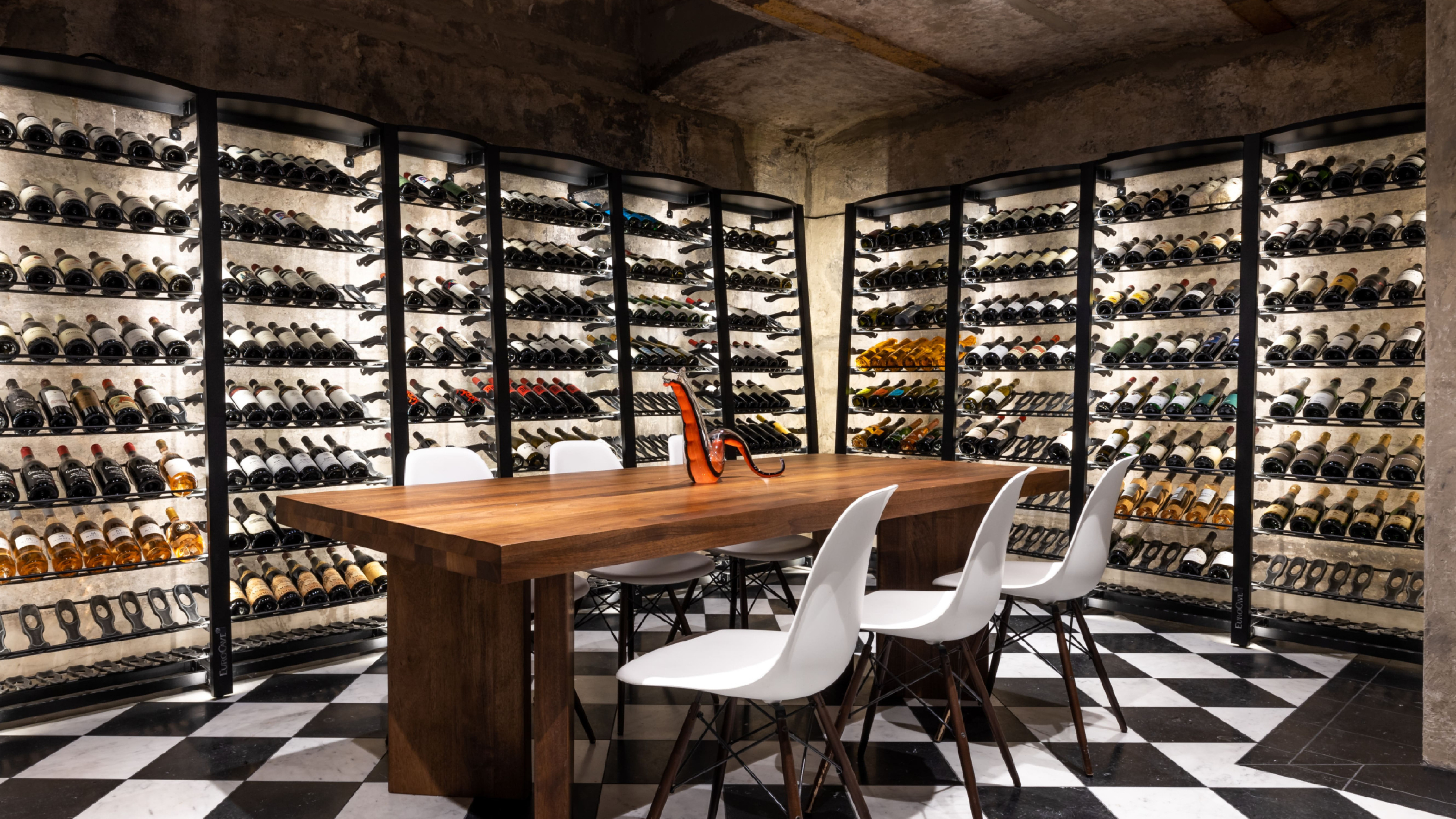 Ideas for creating a wine space: installation of EuroCave products in cellars or air-conditioned rooms. Find inspiration!