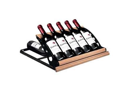 Clayette coulissante permettant de présenter les bouteilles de vin à l'avant et de stocker à l'arrière. Clayette coulissante permettant de présenter les bouteilles de vin à l'avant et de stocker à l'arrière.