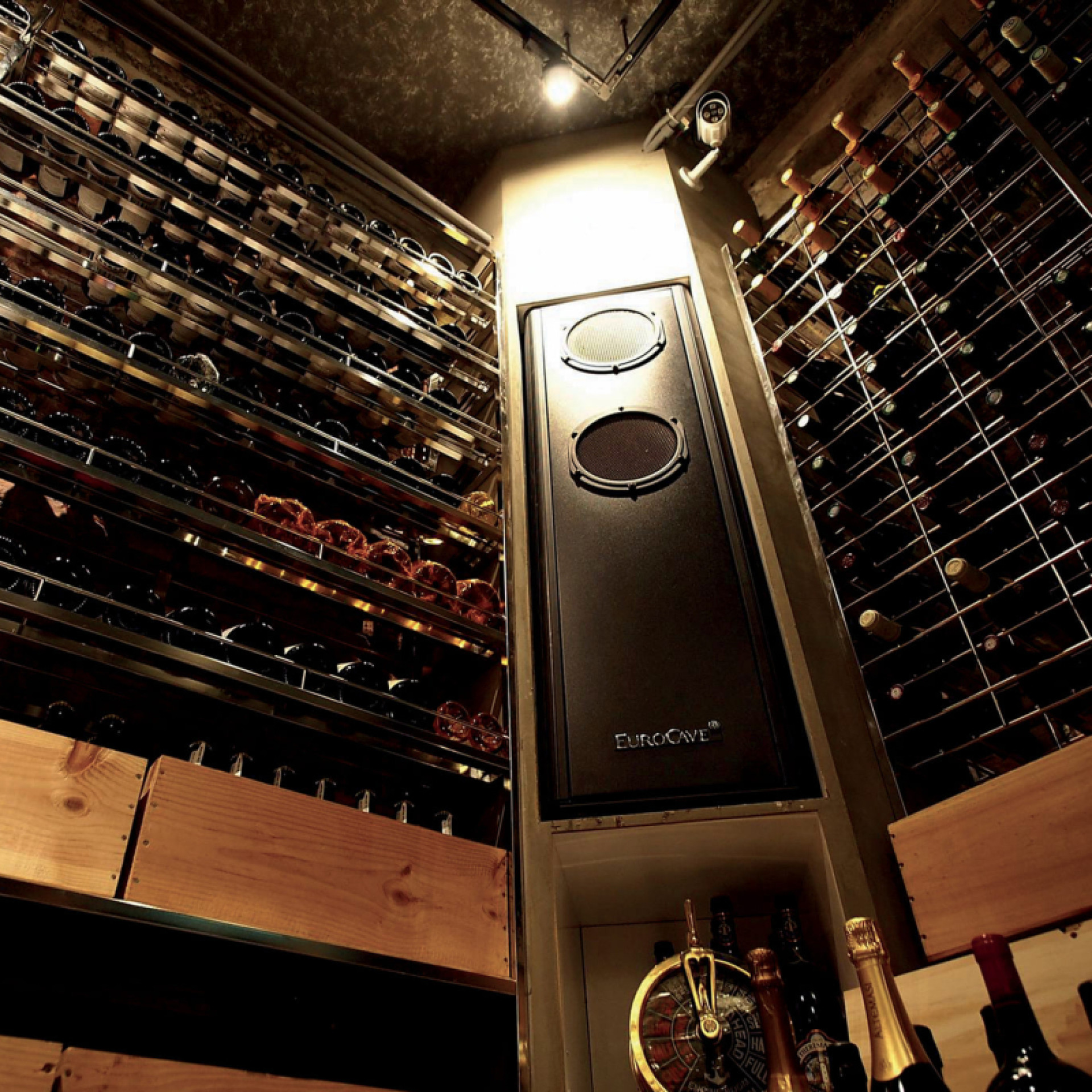 Aménagement de cave à vin surmesure EuroCave