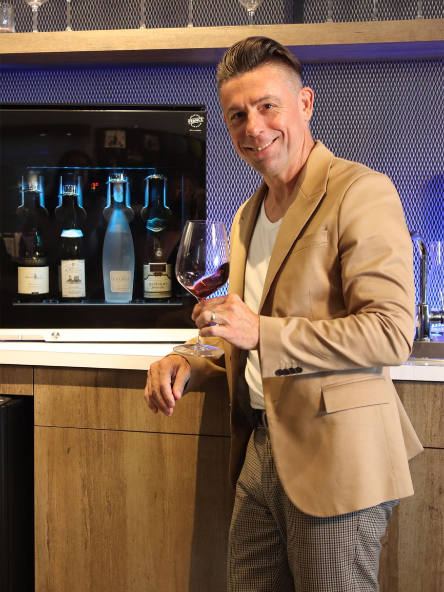 Rencontre avec Hugo Duchesne, Sommelier, Canada - Bar à vin Wine Bar 8 Rencontre avec Hugo Duchesne, Sommelier, Canada - Bar à vin Wine Bar 8