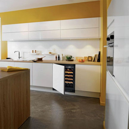 Petite cave a vin encastrable sous-plan avec une porte technique pour fixer une façade meuble de cuisine intégrée - Compact EuroCave