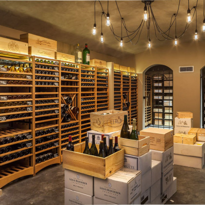 gestaltung-eines-weinkellers-mit-regalsystemen-aus-massiver-eiche-till-house-david-butler-eurocave-modulotheque.jpg