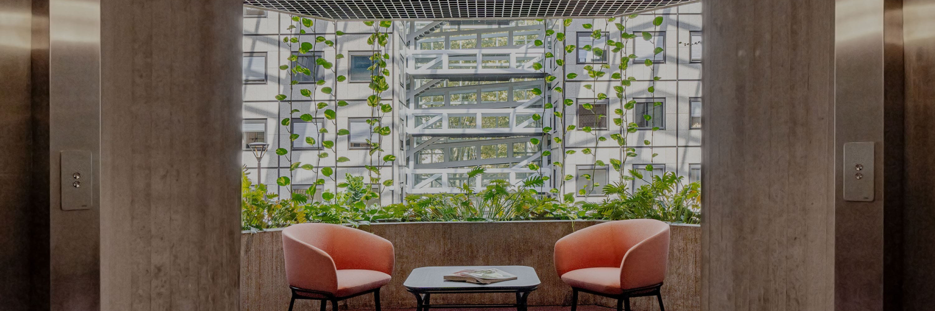 EC-recrutement-locaux-siege-villeurbanne-patio-parhelion-siege-orange-vegetation.jpg EC-recrutement-locaux-siege-villeurbanne-patio-parhelion-siege-orange-vegetation.jpg