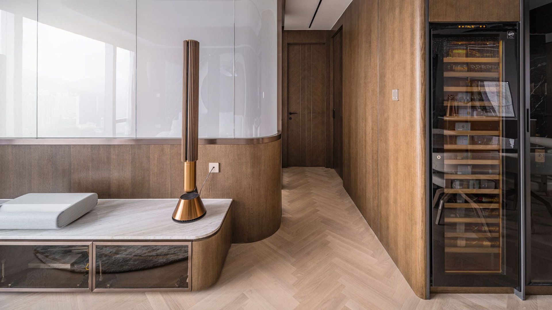 eurocave-cave-a-vin-inspiration-grand-taille-encastree-ambiance-bois-contemporain-etroite-petit-espace-lumiere-hong-kong.jpg eurocave-cave-a-vin-inspiration-grand-taille-encastree-ambiance-bois-contemporain-etroite-petit-espace-lumiere-hong-kong.jpg