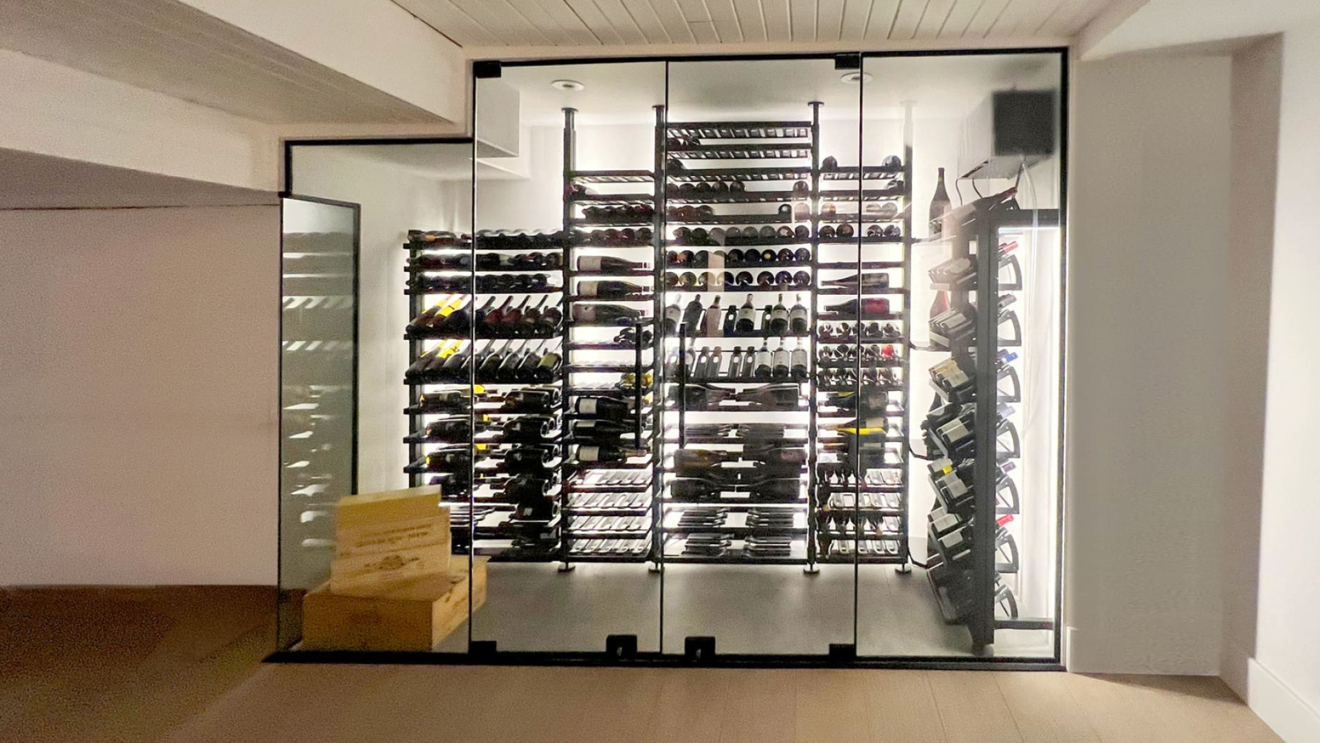 realisation-modulo-x-rangement-vin-salle-climatisee-fixation-mur.jpg realisation-modulo-x-rangement-vin-salle-climatisee-fixation-mur.jpg