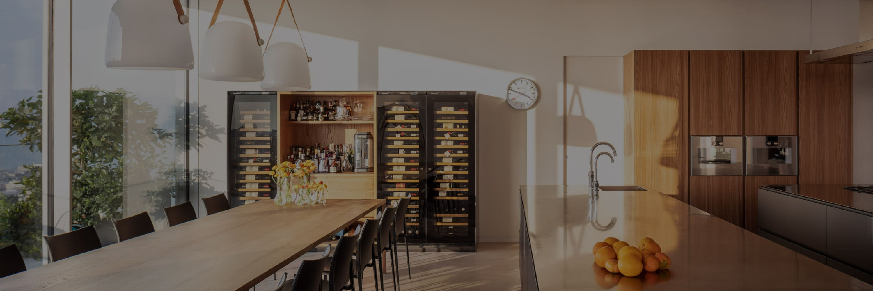 eurocave-cave-a-vin-encastree-inspiration-grande-taille-etroite-bouteille-presente-grande-table-hote-reunion-cuisine-ouverte-contemporain-bois.jpg eurocave-cave-a-vin-encastree-inspiration-grande-taille-etroite-bouteille-presente-grande-table-hote-reunion-cuisine-ouverte-contemporain-bois.jpg