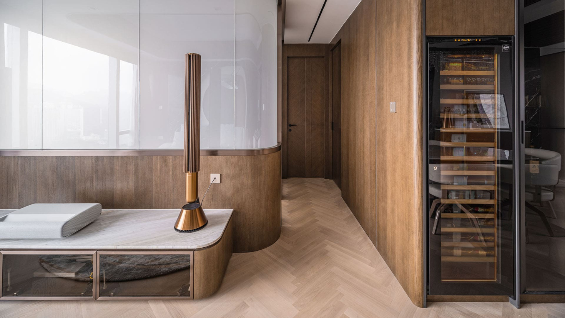 eurocave-cave-a-vin-inspiration-grand-taille-encastree-ambiance-bois-contemporain-etroite-petit-espace-lumiere-hong-kong.jpg eurocave-cave-a-vin-inspiration-grand-taille-encastree-ambiance-bois-contemporain-etroite-petit-espace-lumiere-hong-kong.jpg