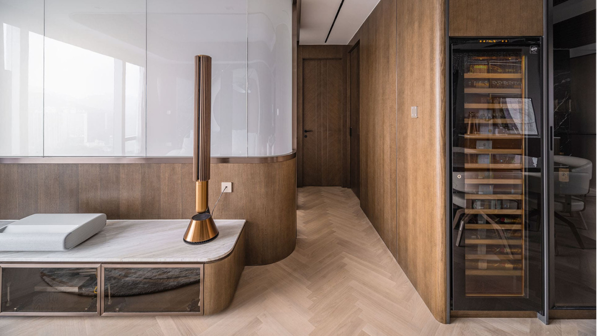 eurocave-cave-a-vin-inspiration-grand-taille-encastree-ambiance-bois-contemporain-etroite-petit-espace-lumiere-hong-kong.jpg eurocave-cave-a-vin-inspiration-grand-taille-encastree-ambiance-bois-contemporain-etroite-petit-espace-lumiere-hong-kong.jpg