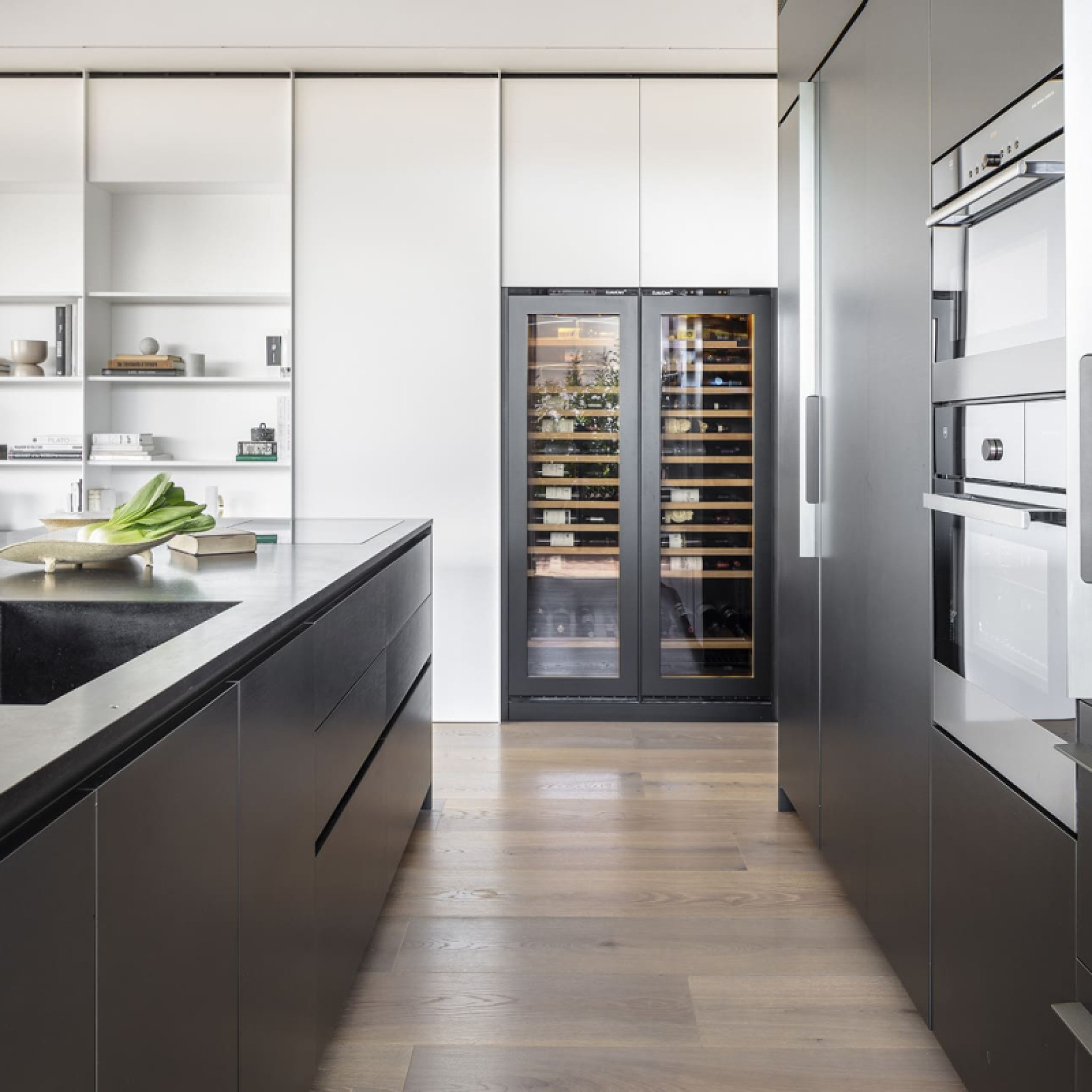 eurocave-cave-a-vin-encastree-cuisine-moderne-contemporaine-double-eclairee-tel-aviv-inspiration-israel-Studio-Ami-Geron-1920.jpg eurocave-cave-a-vin-encastree-cuisine-moderne-contemporaine-double-eclairee-tel-aviv-inspiration-israel-Studio-Ami-Geron-1920.jpg