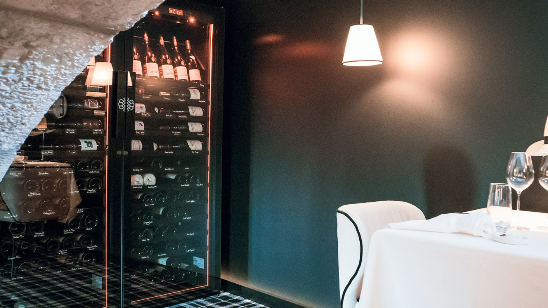 eurocave-design-restaurant-petit-hotel-confidentiel-chambery-france-mur-cave-a-vin-revelation-1.jpeg eurocave-design-restaurant-petit-hotel-confidentiel-chambery-france-mur-cave-a-vin-revelation-1.jpeg