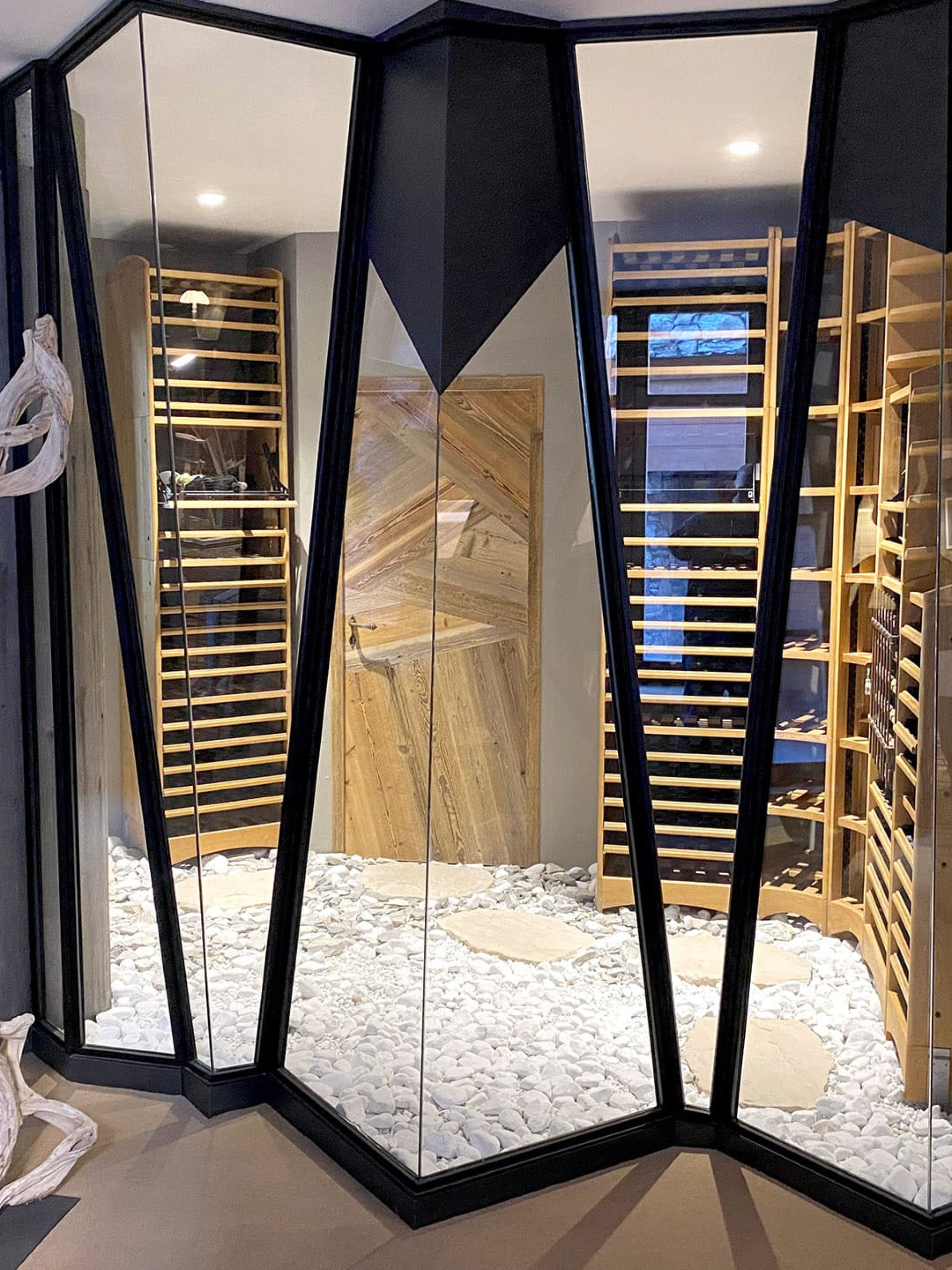eurocave-modulotheque-piece-vin-climatisee-barmes-de-l-ours-isere-modulable-bois.jpg eurocave-modulotheque-piece-vin-climatisee-barmes-de-l-ours-isere-modulable-bois.jpg