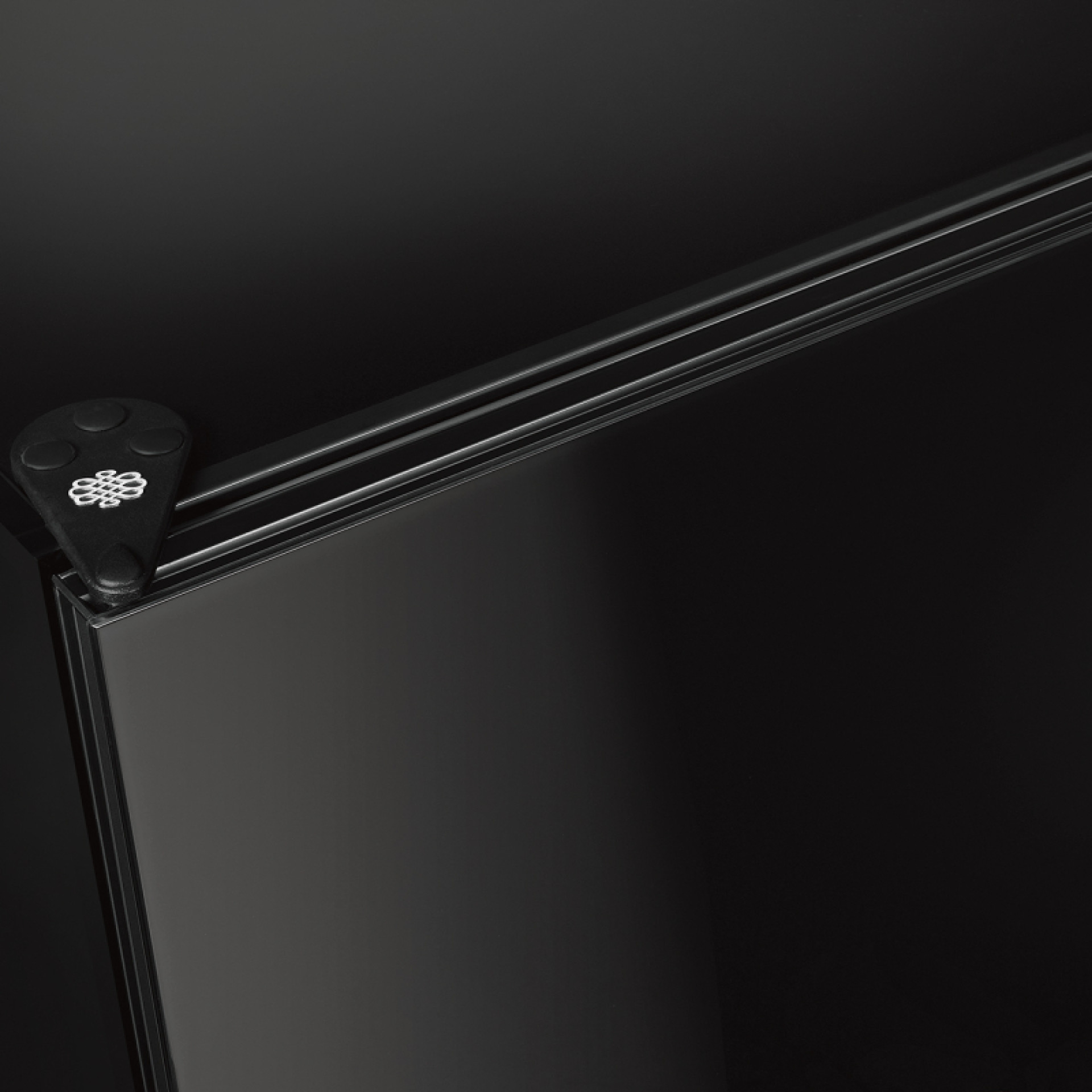 eurcave-porte-black-piano-vitree-pleine-cave-a-vin-collection-pure.jpg eurcave-porte-black-piano-vitree-pleine-cave-a-vin-collection-pure.jpg