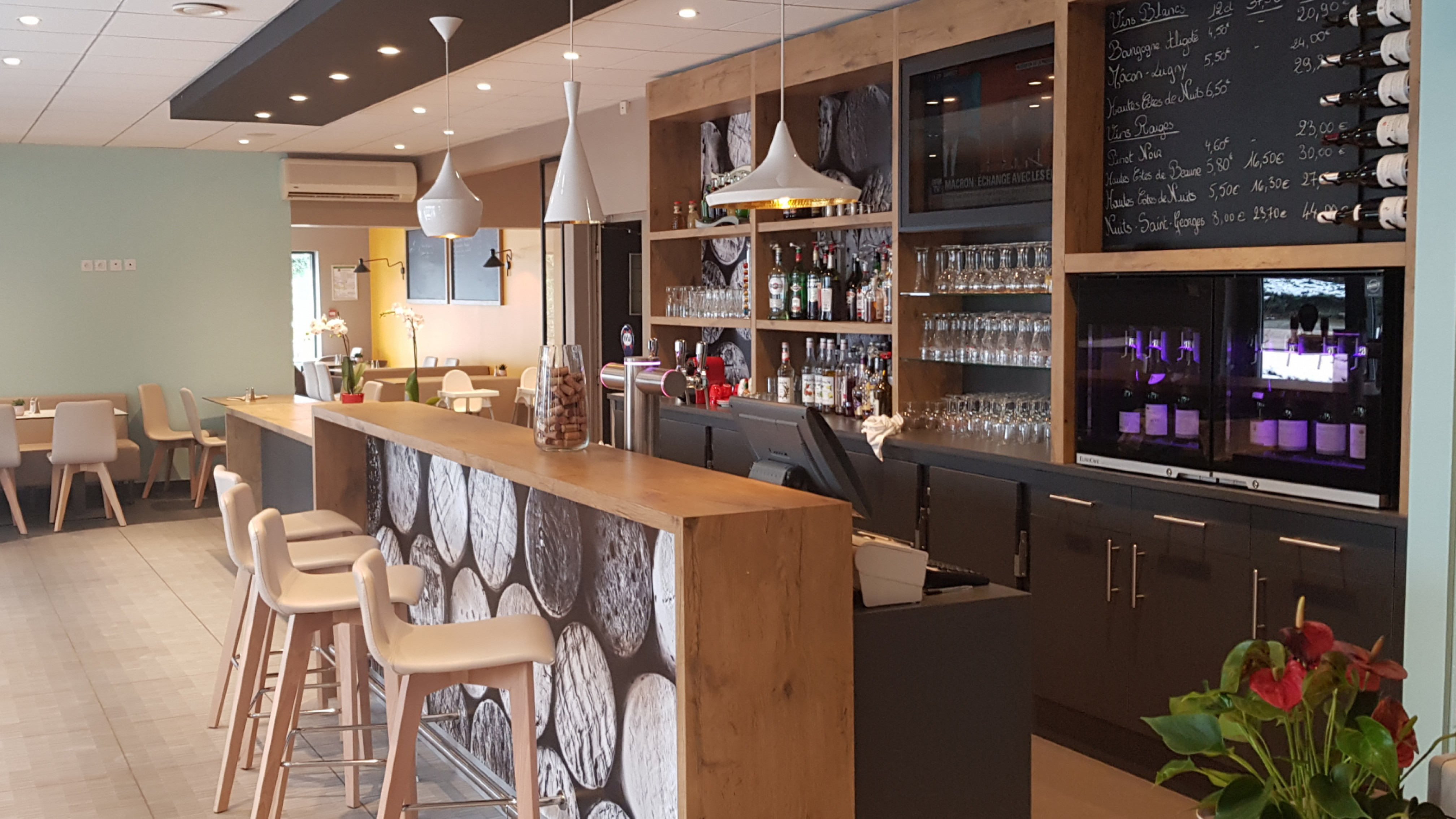 EP-IBIS-NUITS-SAINT-GEORGES-WINE-BAR-8.0.jpg EP-IBIS-NUITS-SAINT-GEORGES-WINE-BAR-8.0.jpg